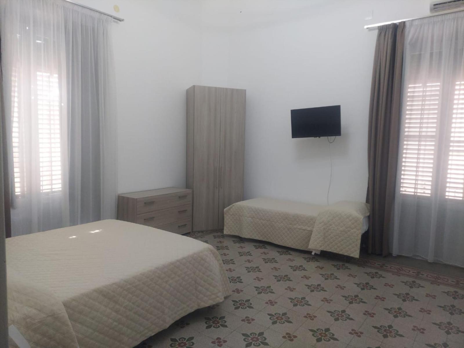 Guest House Lamphotel Militello باليرمو المظهر الخارجي الصورة