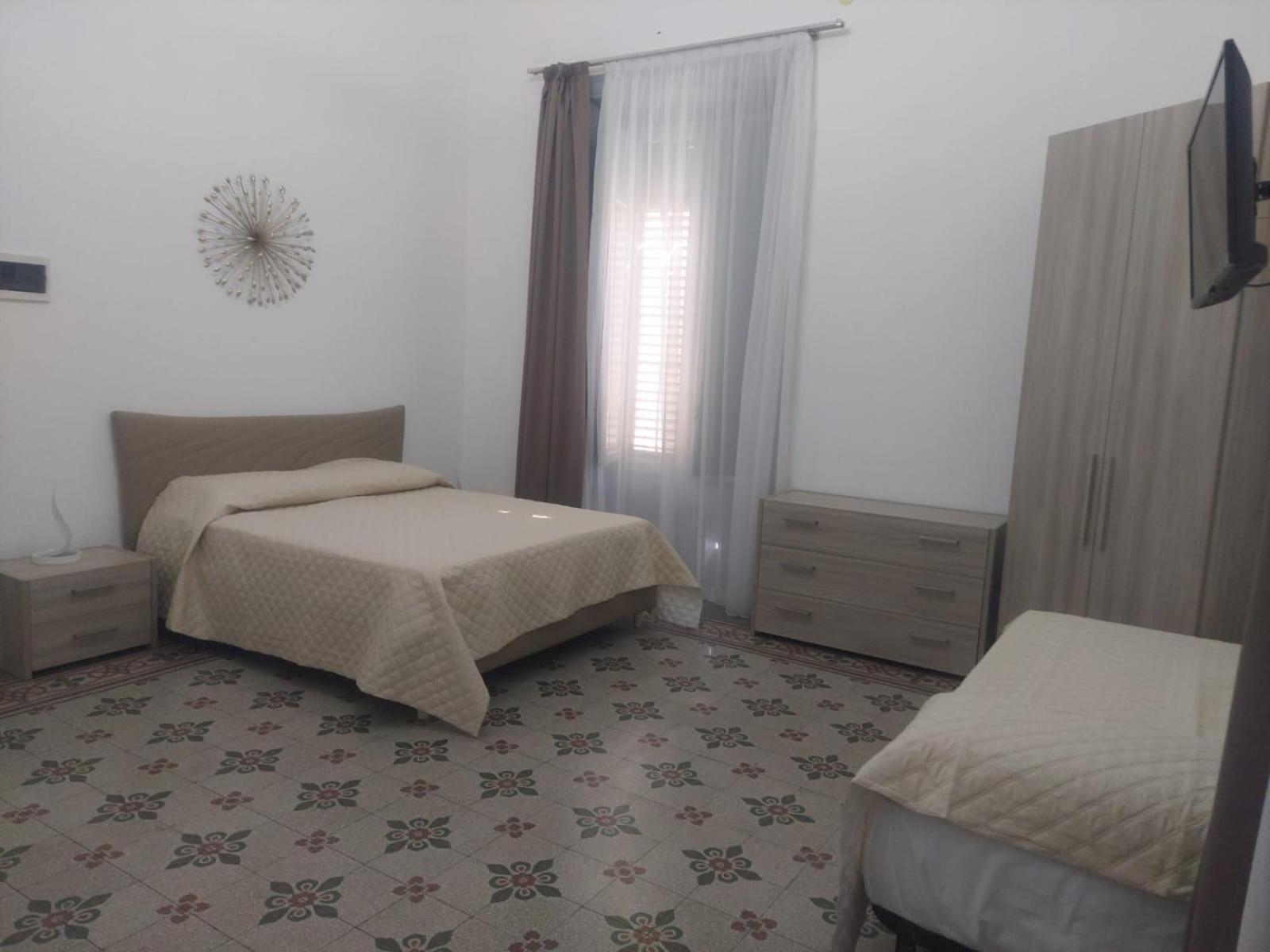 Guest House Lamphotel Militello باليرمو المظهر الخارجي الصورة