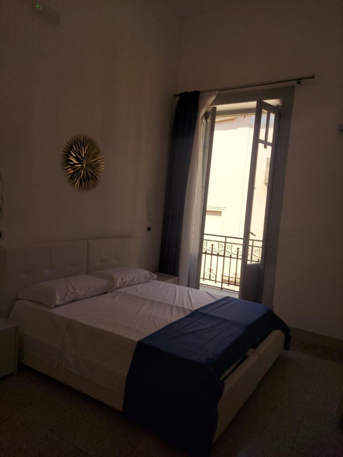 Guest House Lamphotel Militello باليرمو المظهر الخارجي الصورة