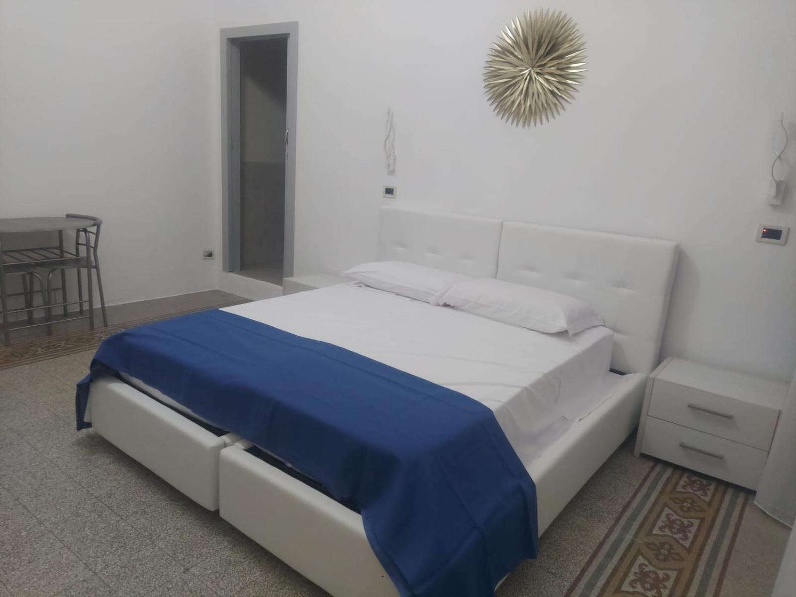 Guest House Lamphotel Militello باليرمو المظهر الخارجي الصورة