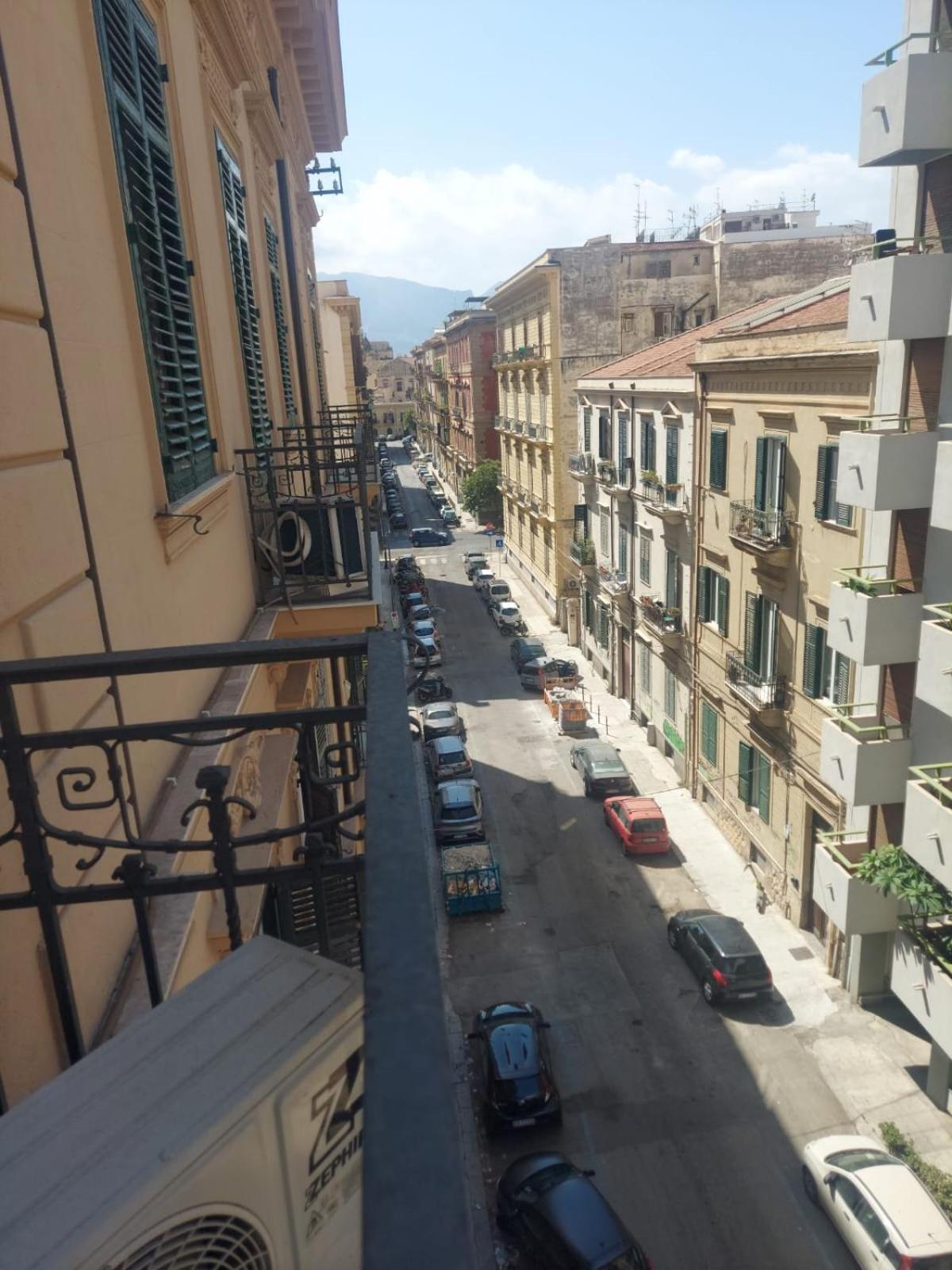 Guest House Lamphotel Militello باليرمو المظهر الخارجي الصورة